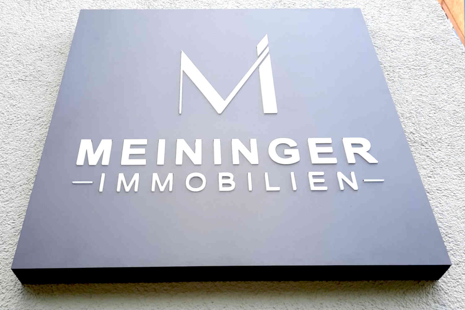 leuchtkasten-frankfurt-7 Leuchtkasten Frankfurt mit erhabenen Buchstaben