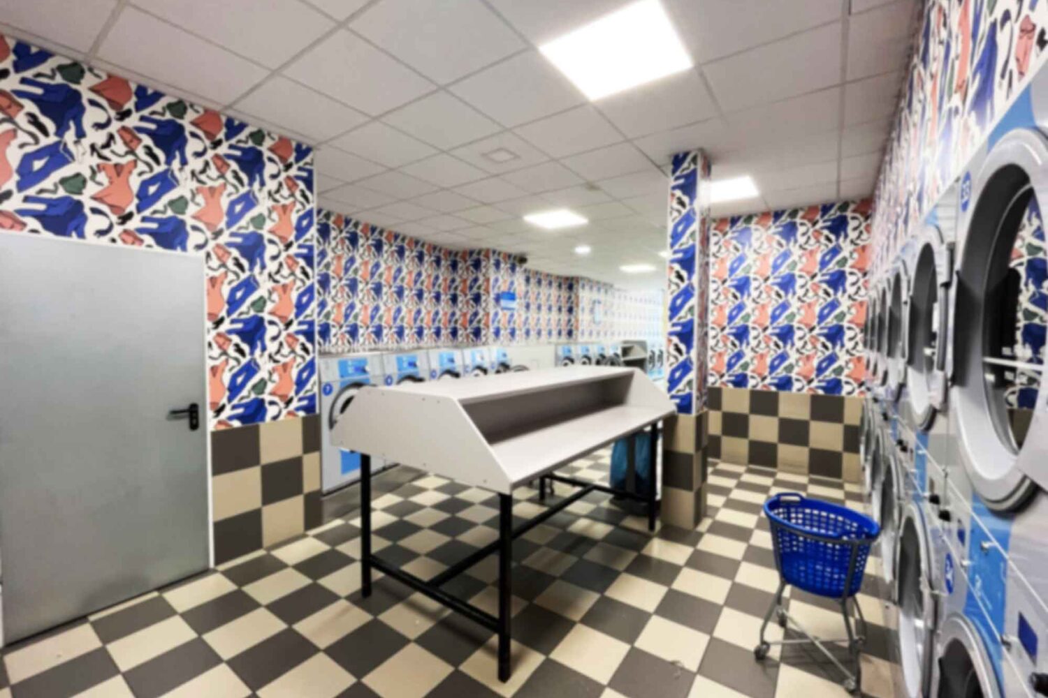 Fototapete6 Wandgestaltung Frankfurt mit Fototapete Erfurt Digitalvlies in Waschsalon in Frankfurt Sachsenhausen