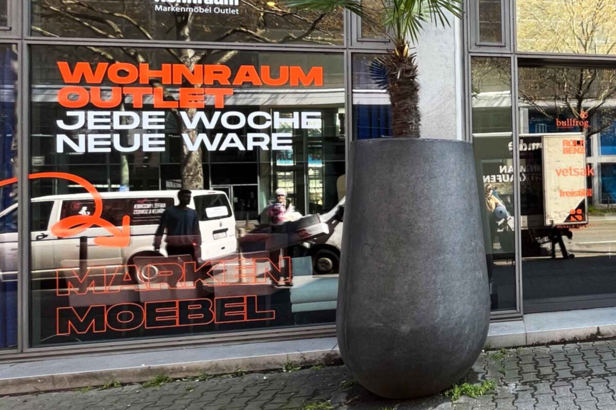 Schaufensterbeklebung für Wohnraum Möbelhaus in Frankfurt Hanauer Landstrasse