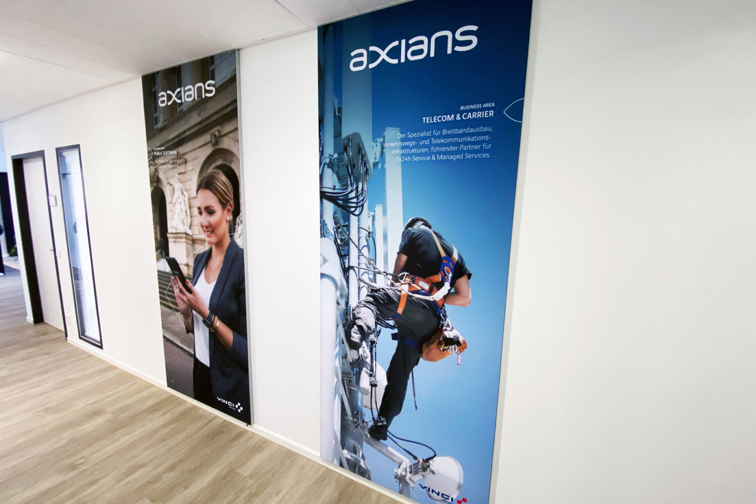 Spanntuchposter-unbeleuchet-mit-Digitaldruck-auf-Stoff-und-Kederprofi2l Spannrahmensystem mit Digitaldruck auf Wandfläche in der Burüstadt Frankfurt Niederrad