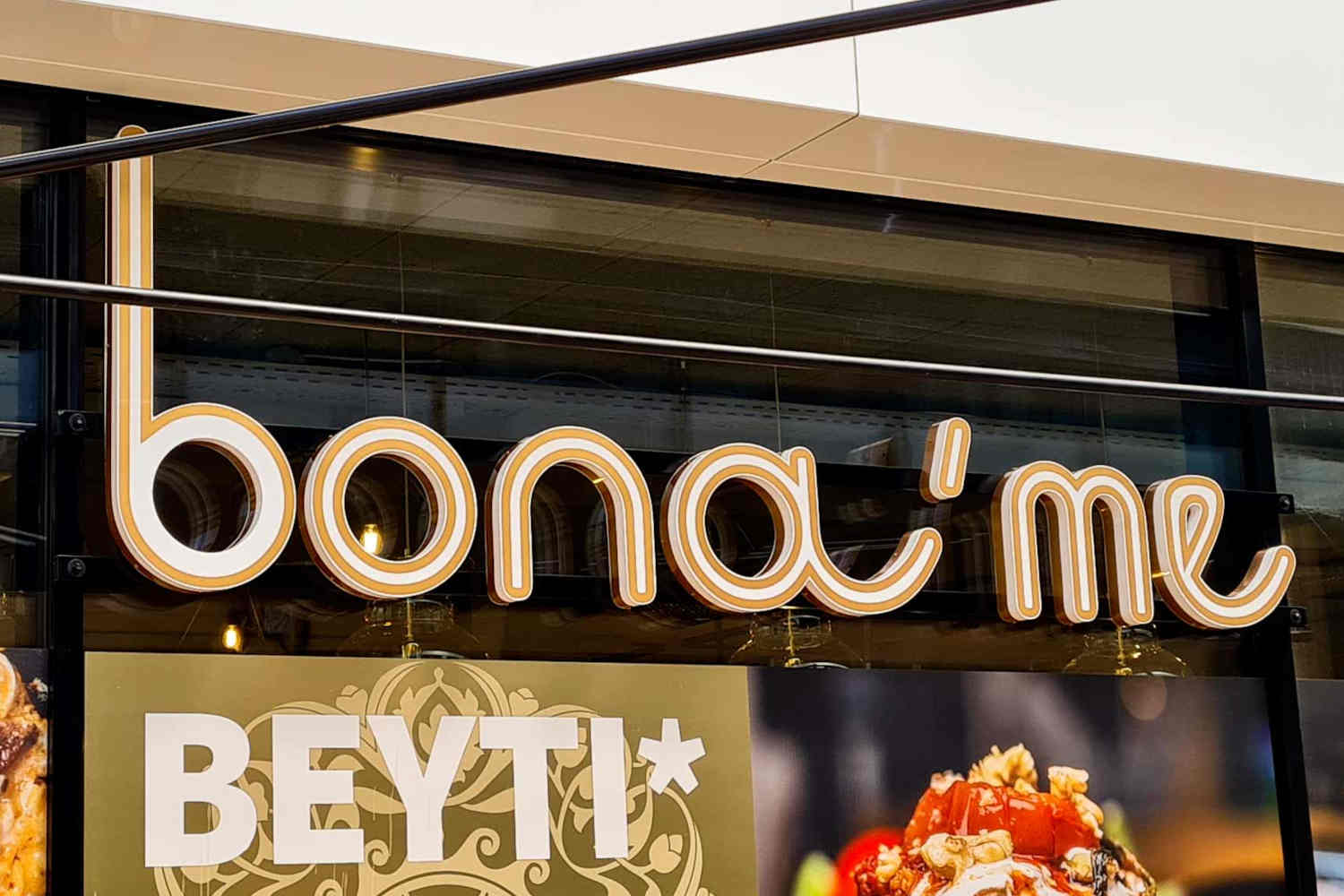 leuchtreklame-leuchtbuchstaben-frankfurt-9 Leuchtreklame aus Profil 8 Leuchtbuchstaben in Düsseldorf