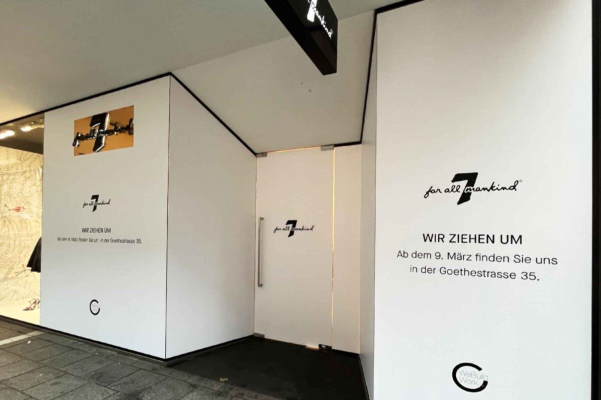 Schaufensterbeklebung für temotäre Anwendung in Frankfurt Innenstadt