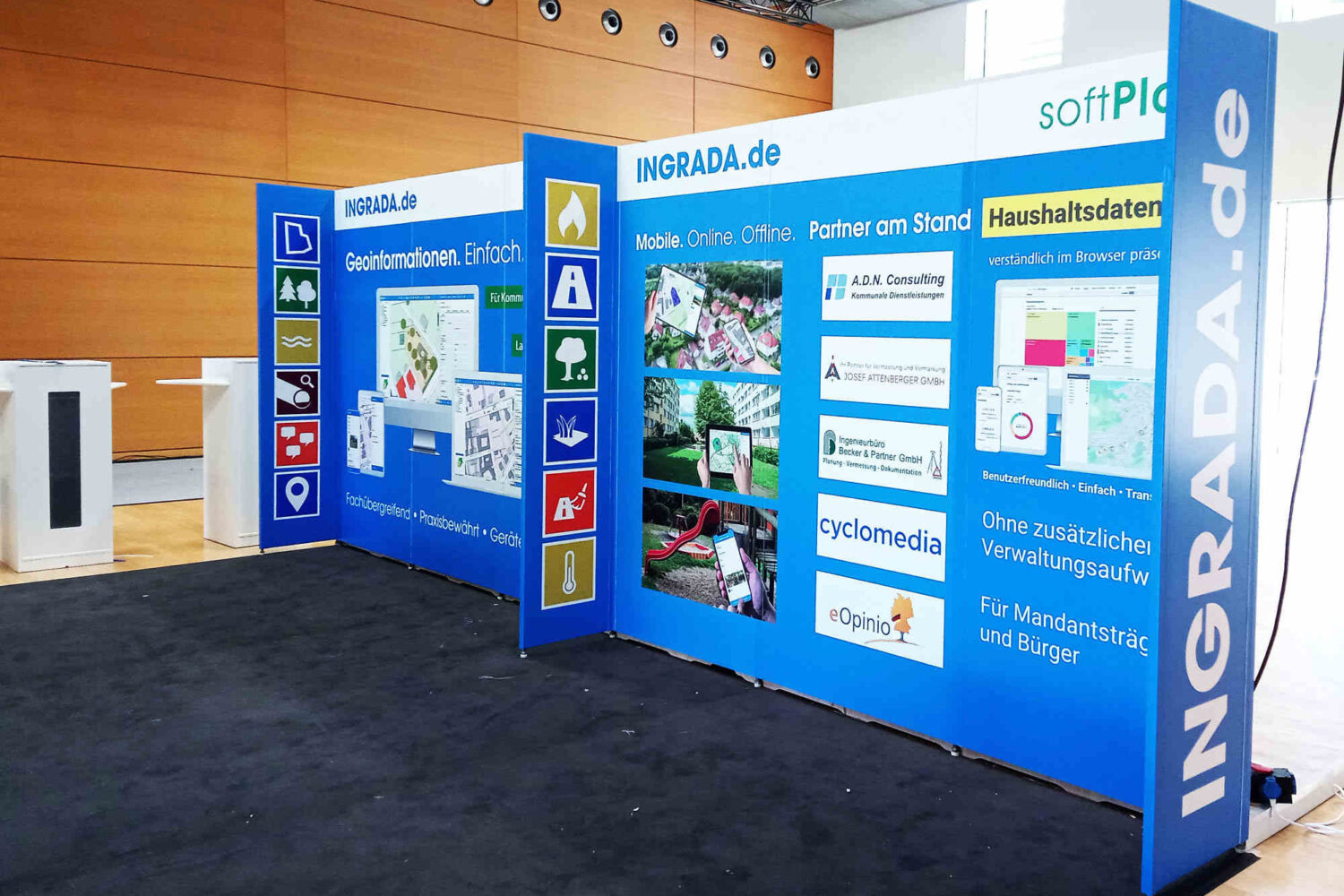 Beschrifteter-Messe-Systemstand Beschrifteter-Messe-Systemstand